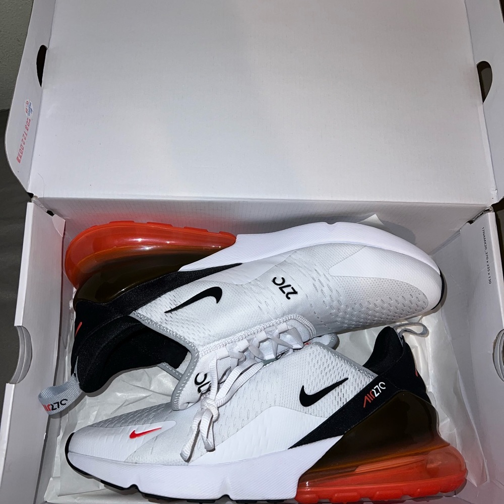 Air Max 270 - Picture 2 of 12